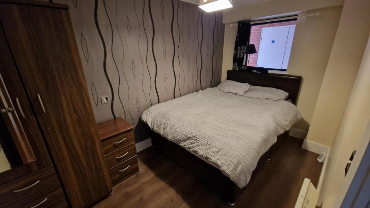 Two Bedroom Apartment, Birmingham City Centre B1 المظهر الخارجي الصورة