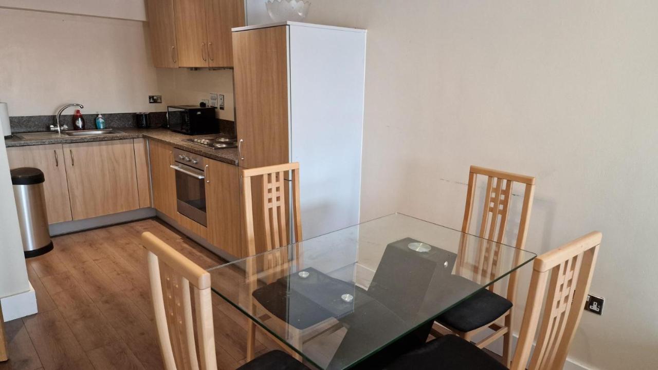 Two Bedroom Apartment, Birmingham City Centre B1 المظهر الخارجي الصورة